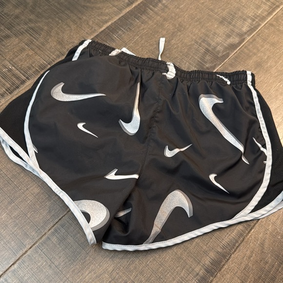 NIKE KIDS SHORTS SIZE M KIDS - Picture 3 of 5